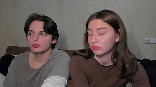 Snapshot of muuur_fam chatting on 09-10-25, 07:47 muuur fam online show from 09-10-25, 07:47