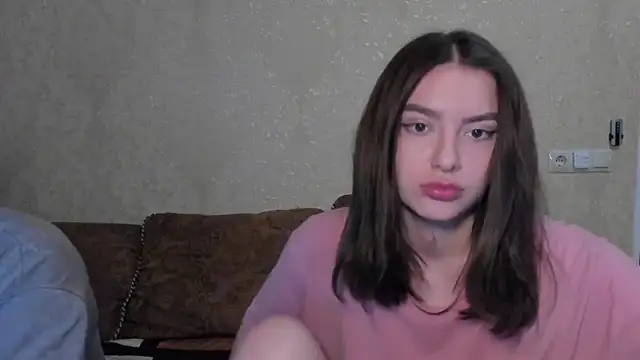 Snapshot of muuur_fam chatting on 09-26-25, 03:49 muuur fam online show from 09-26-25, 03:49