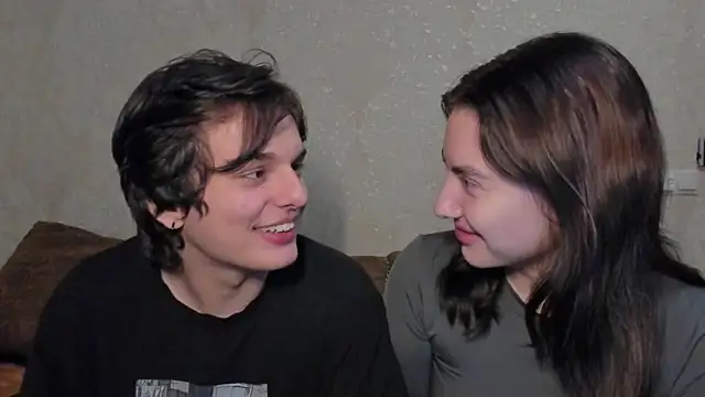 Snapshot of muuur_fam chatting on 10-03-25, 08:06 muuur fam online show from 10-03-25, 08:06