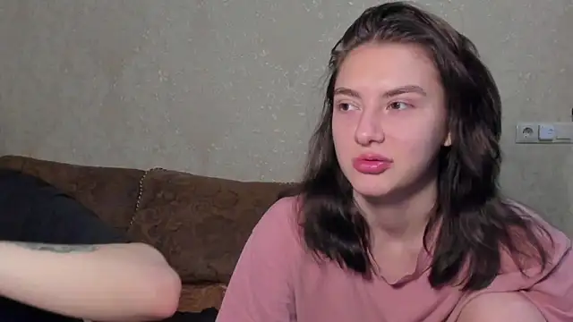 Snapshot of muuur_fam chatting on 10-08-25, 09:01 muuur fam online show from 10-08-25, 09:01