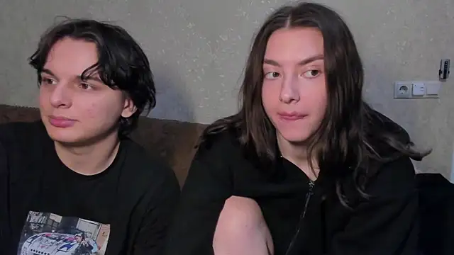 Snapshot of muuur_fam chatting on 10-12-25, 10:20 muuur fam online show from 10-12-25, 10:20