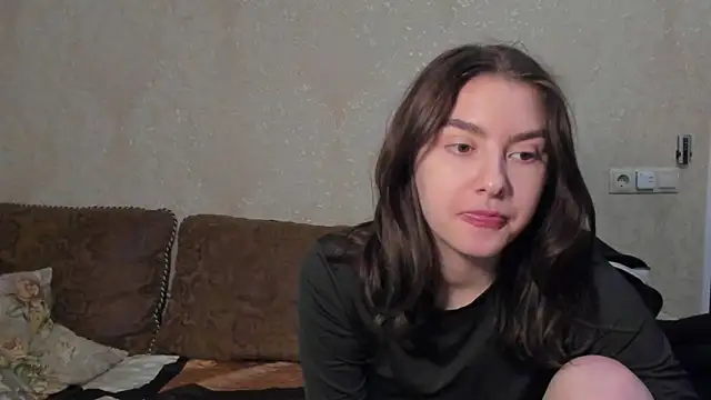 Snapshot of muuur_fam chatting on 10-14-25, 04:52 muuur fam online show from 10-14-25, 04:52