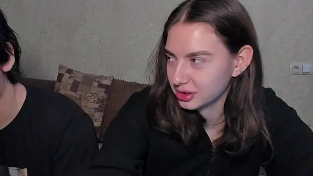 Snapshot of muuur_fam chatting on 10-17-25, 05:59 muuur fam online show from 10-17-25, 05:59