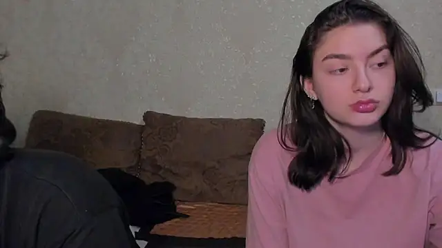 Snapshot of muuur_fam chatting on 10-22-25, 04:40 muuur fam online show from 10-22-25, 04:40