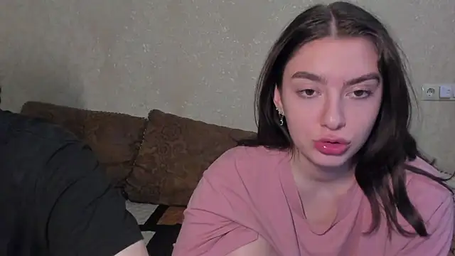 Snapshot of muuur_fam chatting on 10-24-25, 08:05 muuur fam online show from 10-24-25, 08:05