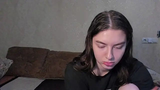 Snapshot of muuur_fam chatting on 11-04-25, 07:24 muuur fam online show from 11-04-25, 07:24