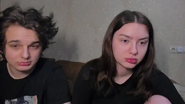 Snapshot of muuur_fam chatting on 11-23-25, 07:02 muuur fam online show from 11-23-25, 07:02