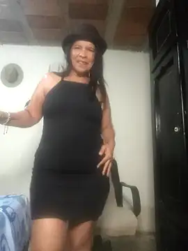 Snapshot of Africa_moont chatting on 10-16-25, 07:37 Africa moont online show from 10-16-25, 07:37