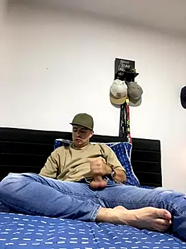 Snapshot of Jaguer2213 chatting on 11-01-25, 04:25 Jaguer2213 online show from 11-01-25, 04:25