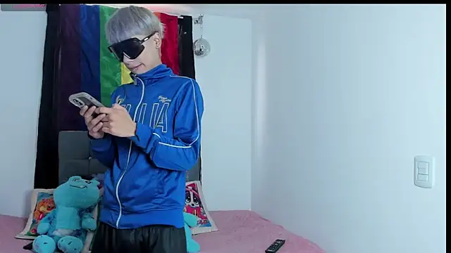 Snapshot of Playboy_Andersex chatting on 10-16-25, 07:04 Playboy Andersex online show from 10-16-25, 07:04