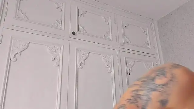 Tyler durten online show from 04-24-26, 03:09