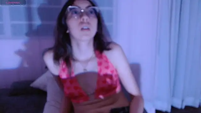 Snapshot of AnnieSparkle chatting on 11-30-25, 03:43 AnnieSparkle online show from 11-30-25, 03:43