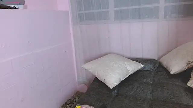 AnnieSparkle online show from 04-18-26, 12:03