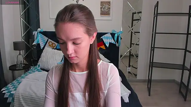 LoraSunnyy online show from 09-28-25, 01:22