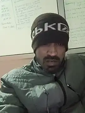 Snapshot of Mr_xxx007@xh chatting on 11-27-25, 02:13 Mr xxx007xh online show from 11-27-25, 02:13