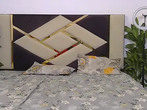 Snapshot of Its-ishikaa chatting on 09-09-25, 04:56 Its-ishikaa online show from 09-09-25, 04:56