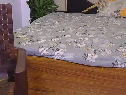 Snapshot of Its-ishikaa chatting on 09-11-25, 04:34 Its-ishikaa online show from 09-11-25, 04:34