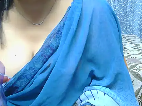 Snapshot of Its-ishikaa chatting on 10-19-25, 04:35 Its-ishikaa online show from 10-19-25, 04:35