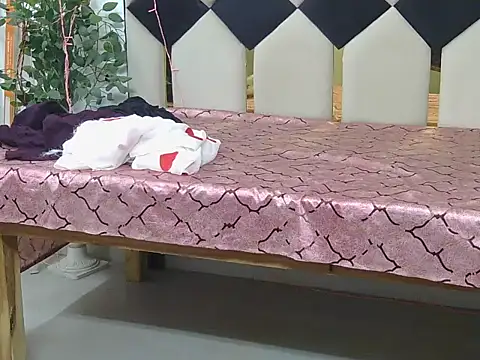 Snapshot of Its-ishikaa chatting on 11-01-25, 02:57 Its-ishikaa online show from 11-01-25, 02:57