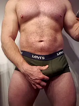 Snapshot of AlphaGymMale chatting on 12-22-25, 10:01 AlphaGymMale online show from 12-22-25, 10:01