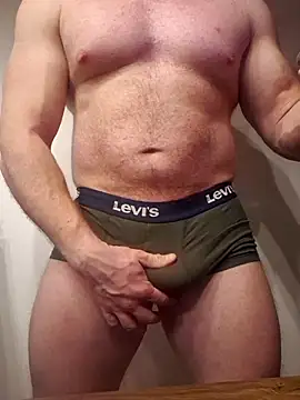 Snapshot of AlphaGymMale chatting on 01-12-26, 11:43 AlphaGymMale online show from 01-12-26, 11:43