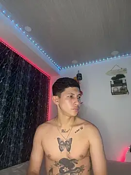 Snapshot of Alejandro_BigCock22 chatting on 09-15-25, 02:33 Alejandro BigCock22 online show from 09-15-25, 02:33