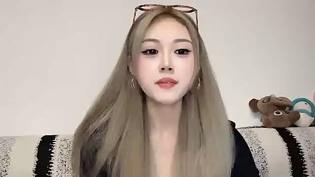 Snapshot of XingKongCOCO-107 chatting on 10-03-25, 11:18 XingKongCOCO-107 online show from 10-03-25, 11:18