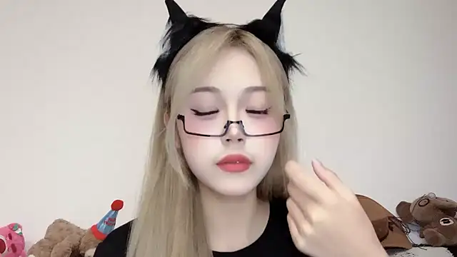 Snapshot of XingKongCOCO-107 chatting on 10-22-25, 11:32 XingKongCOCO-107 online show from 10-22-25, 11:32