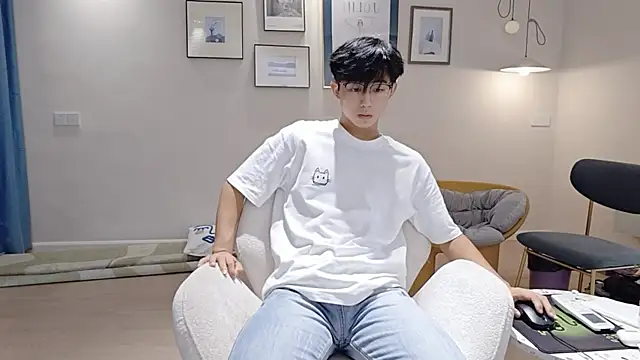 Snapshot of STxuguanhan chatting on 09-17-25, 09:00 STxuguanhan online show from 09-17-25, 09:00