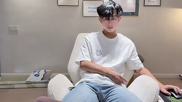 Snapshot of STxuguanhan chatting on 09-18-25, 08:27 STxuguanhan online show from 09-18-25, 08:27