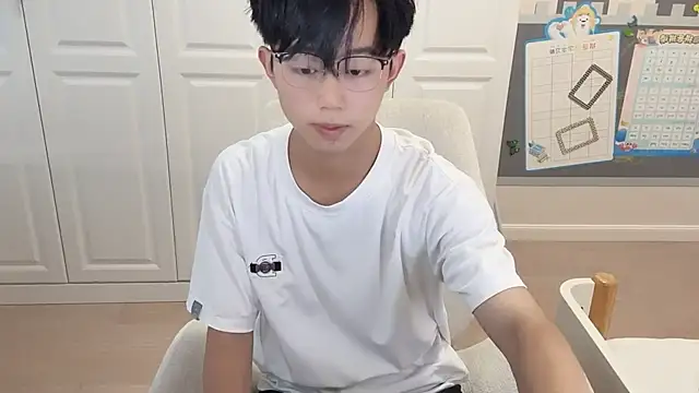 Snapshot of STxuguanhan chatting on 09-21-25, 09:11 STxuguanhan online show from 09-21-25, 09:11