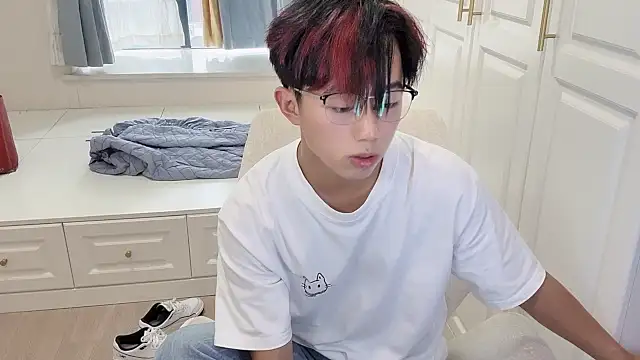 Snapshot of STxuguanhan chatting on 09-23-25, 08:06 STxuguanhan online show from 09-23-25, 08:06