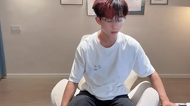 Snapshot of STxuguanhan chatting on 09-29-25, 10:25 STxuguanhan online show from 09-29-25, 10:25