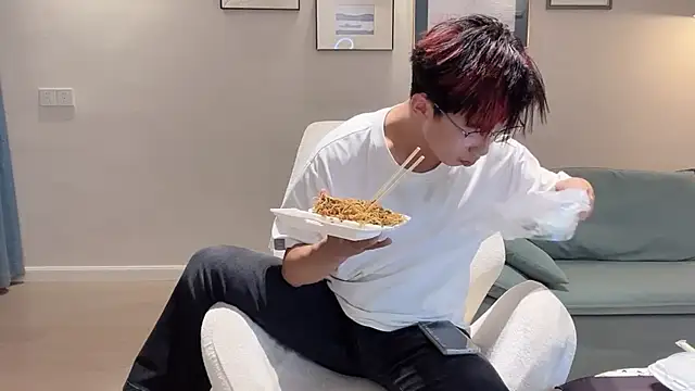 Snapshot of STxuguanhan chatting on 10-01-25, 10:38 STxuguanhan online show from 10-01-25, 10:38