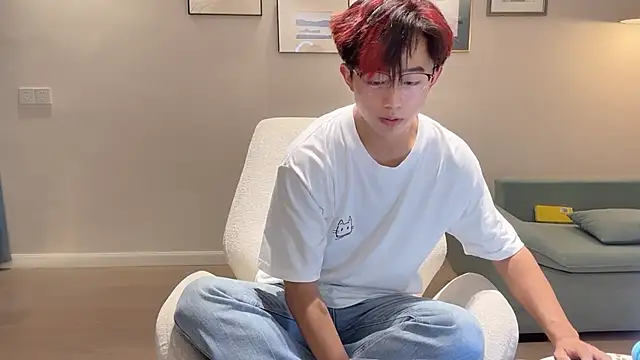 Snapshot of STxuguanhan chatting on 10-08-25, 08:34 STxuguanhan online show from 10-08-25, 08:34