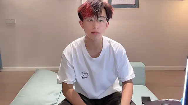 Snapshot of STxuguanhan chatting on 10-10-25, 07:51 STxuguanhan online show from 10-10-25, 07:51