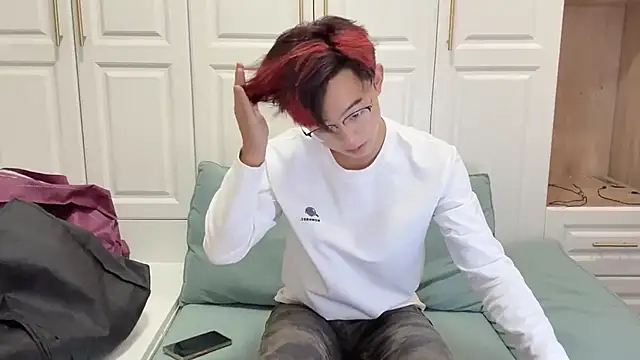 Snapshot of STxuguanhan chatting on 10-16-25, 08:37 STxuguanhan online show from 10-16-25, 08:37