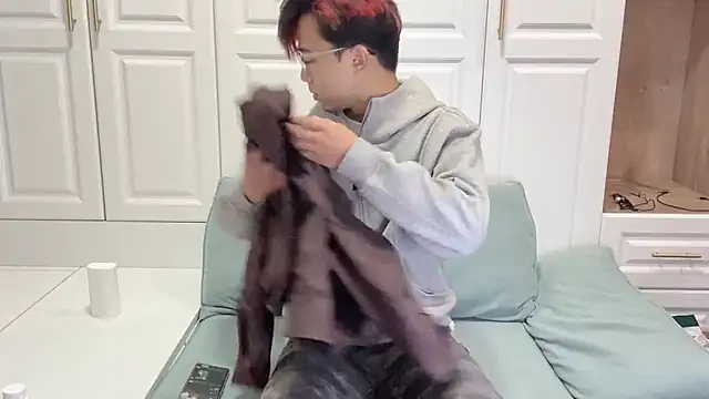 Snapshot of STxuguanhan chatting on 10-20-25, 09:32 STxuguanhan online show from 10-20-25, 09:32