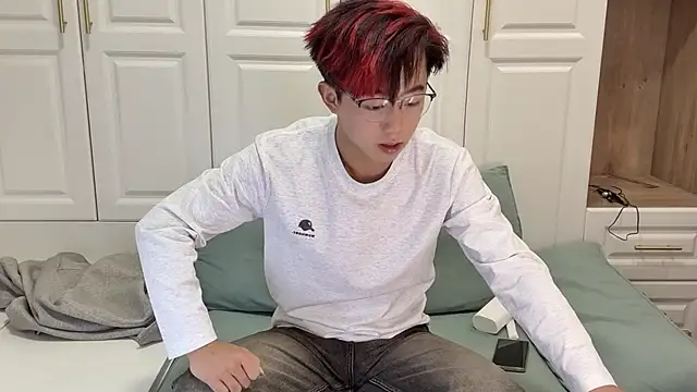 Snapshot of STxuguanhan chatting on 10-25-25, 06:10 STxuguanhan online show from 10-25-25, 06:10