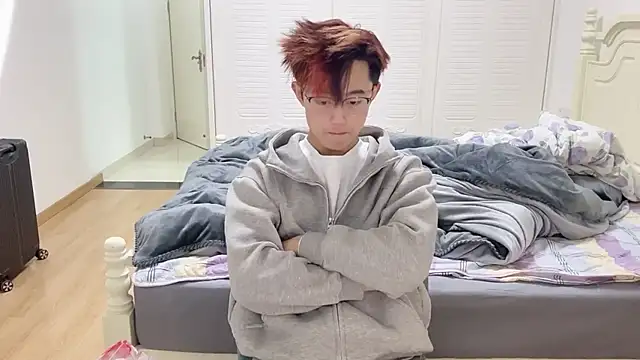 Snapshot of STxuguanhan chatting on 11-09-25, 09:40 STxuguanhan online show from 11-09-25, 09:40