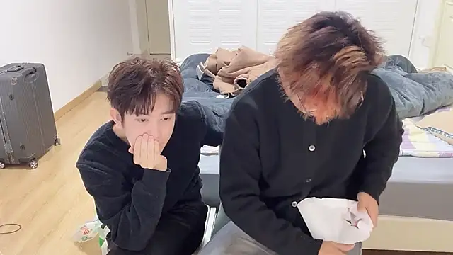 Snapshot of STxuguanhan chatting on 11-19-25, 02:17 STxuguanhan online show from 11-19-25, 02:17