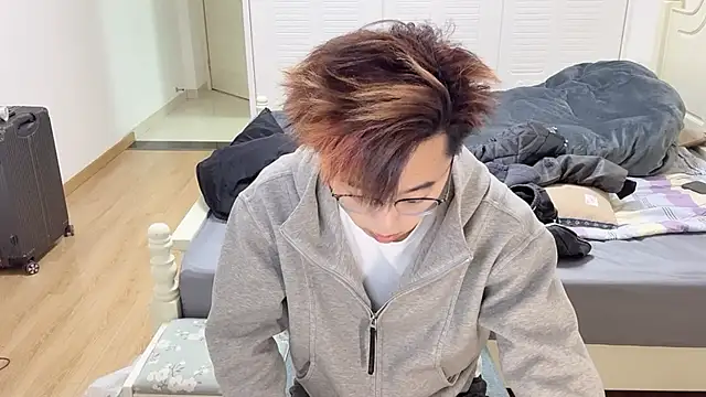 Snapshot of STxuguanhan chatting on 11-21-25, 09:52 STxuguanhan online show from 11-21-25, 09:52