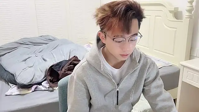 Snapshot of STxuguanhan chatting on 11-26-25, 09:10 STxuguanhan online show from 11-26-25, 09:10