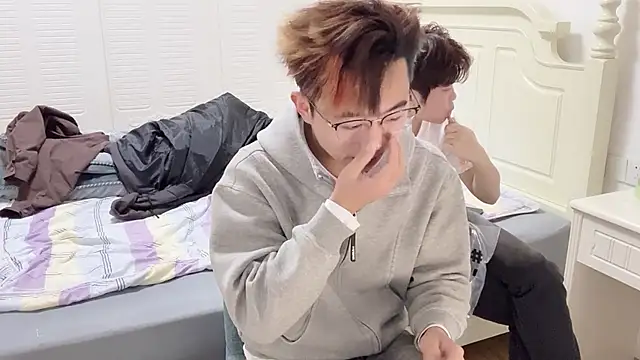 Snapshot of STxuguanhan chatting on 11-27-25, 08:49 STxuguanhan online show from 11-27-25, 08:49