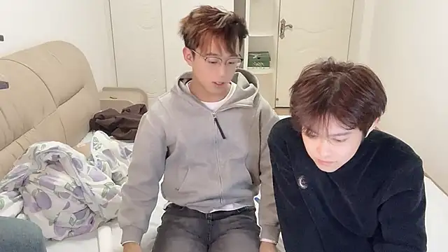 Snapshot of STxuguanhan chatting on 12-03-25, 01:42 STxuguanhan online show from 12-03-25, 01:42