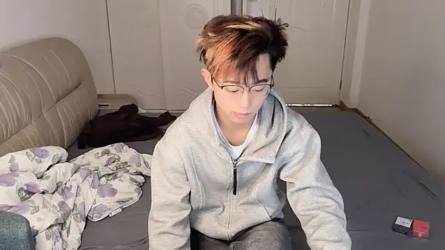 Snapshot of STxuguanhan chatting on 12-05-25, 08:01 STxuguanhan online show from 12-05-25, 08:01