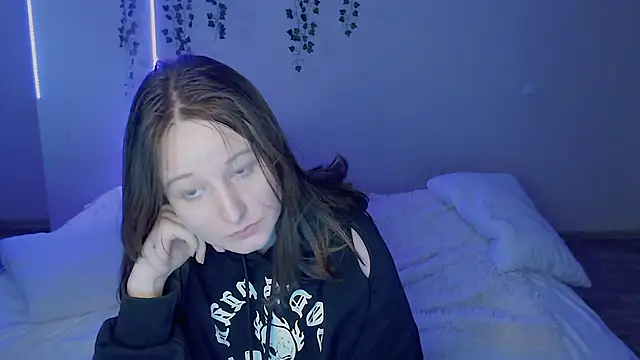 EmmaWise 221 online show from 09-13-25, 12:16