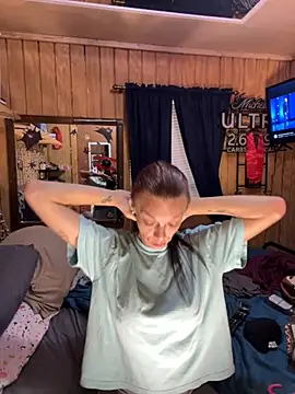 Snapshot of Kacinichole chatting on 10-04-25, 06:28 Kacinichole online show from 10-04-25, 06:28