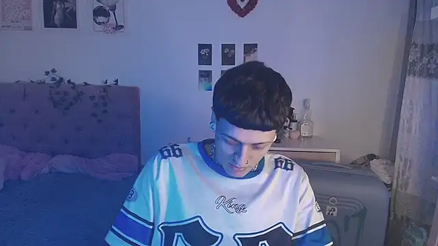 Snapshot of 2cyboy_ chatting on 09-14-25, 09:14 2cyboy online show from 09-14-25, 09:14