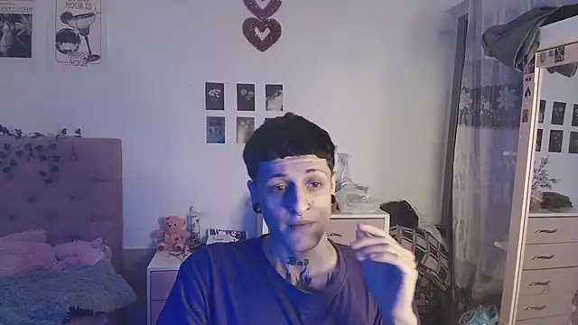 Snapshot of 2cyboy_ chatting on 09-22-25, 08:33 2cyboy online show from 09-22-25, 08:33